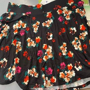 Brand new decree skirt